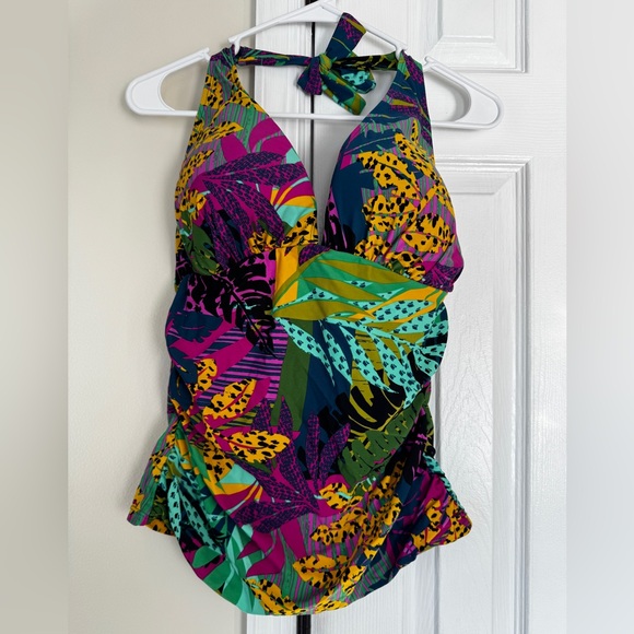 Into the Bleu Tropical Print Halter Tankini, like new, molded bra cups - Picture 2 of 4
